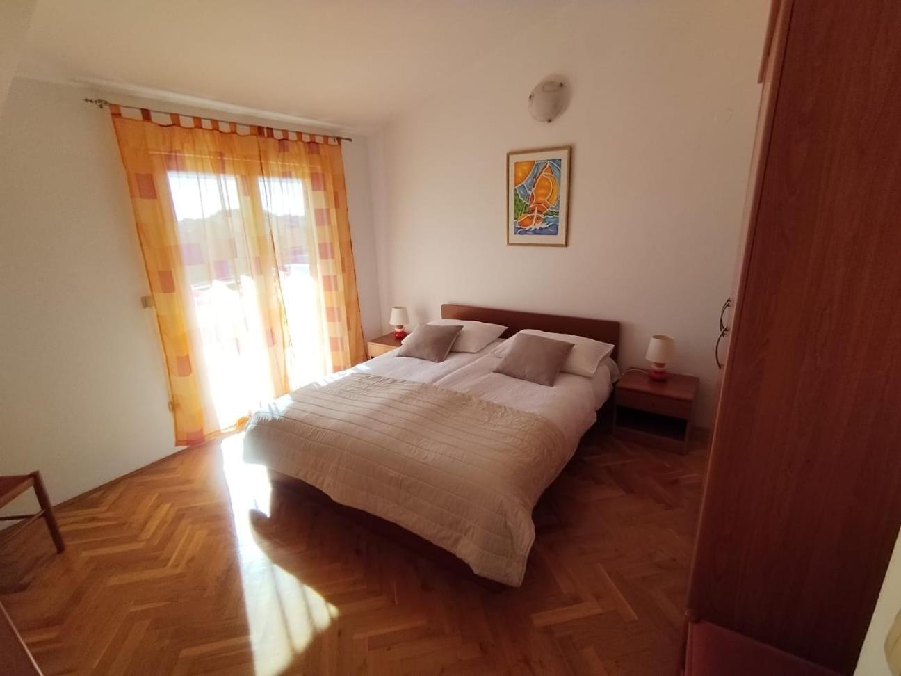 Apartmani Ljubo Primošten المظهر الخارجي الصورة