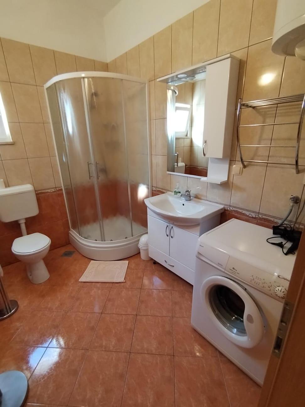 Apartmani Ljubo Primošten المظهر الخارجي الصورة