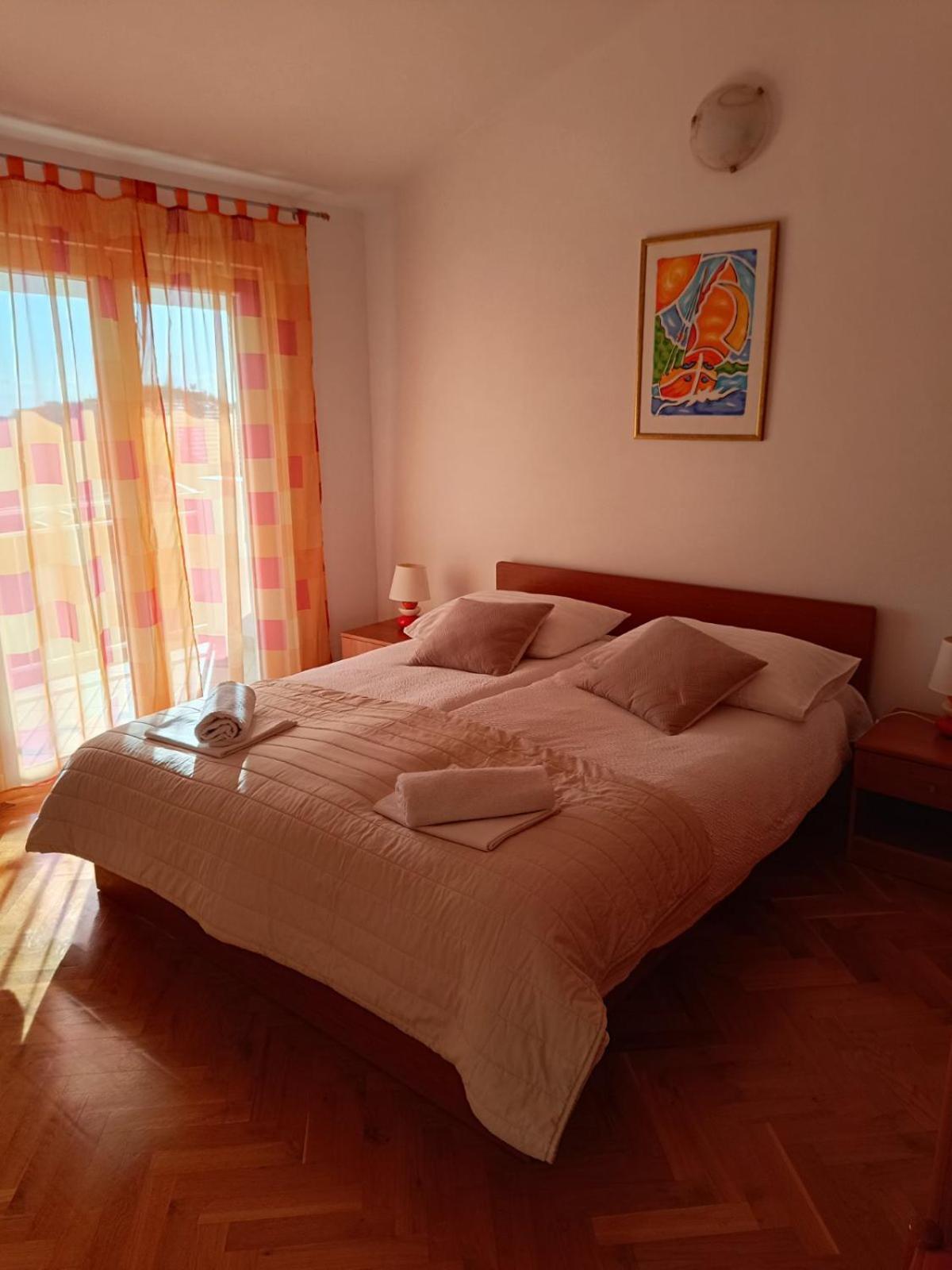 Apartmani Ljubo Primošten المظهر الخارجي الصورة